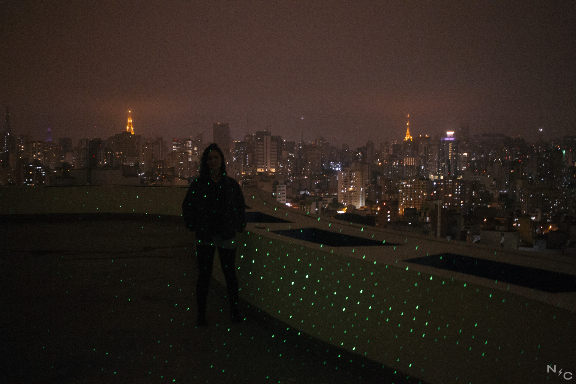 with lasers // Ed. Planalto